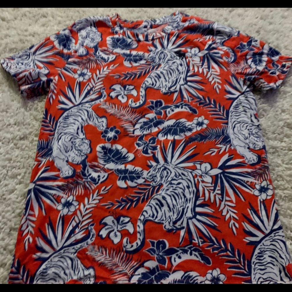 kids T-shirt .. size 13/14